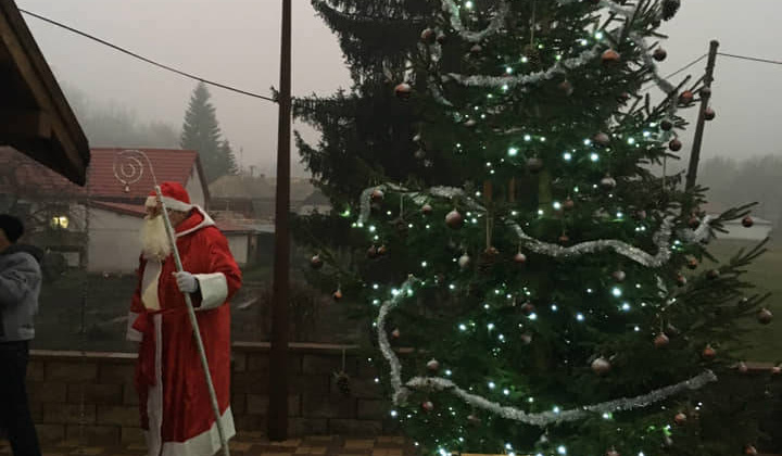 Vianočný jarmok a osadenie stromčeka 2018